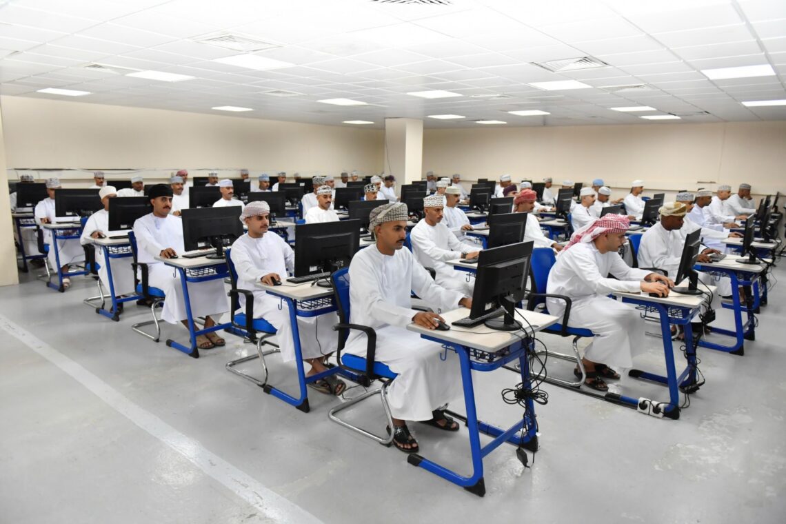 توظيف مجموعة جديدة من أبناء الوطن بشرطة عمان السلطانية