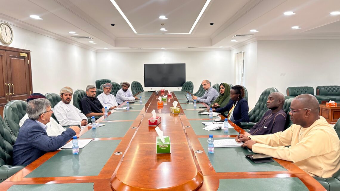 هيئة البيئة بظفار تستقبل خبراء بيئيين من معهد النمو الأخضر