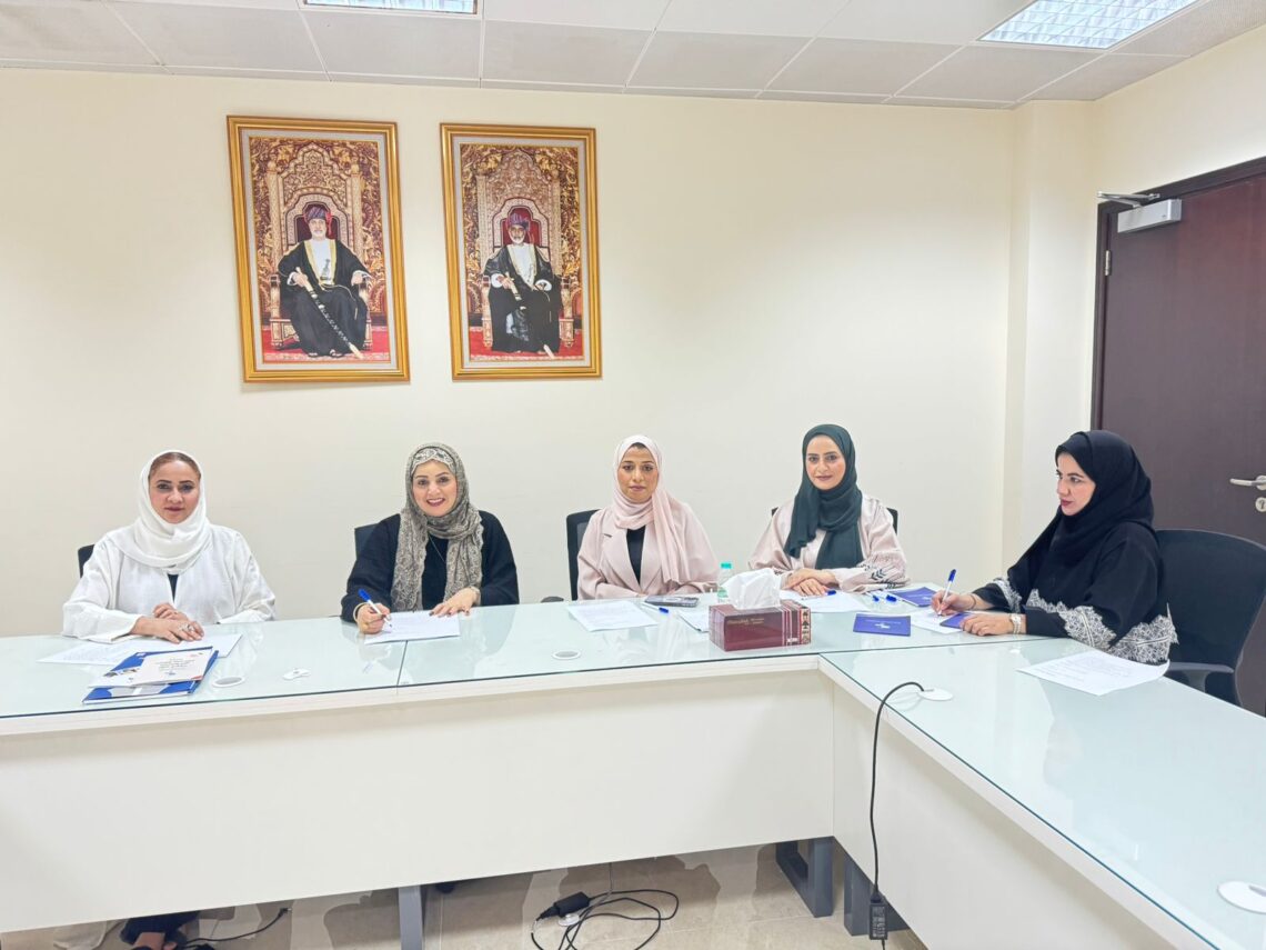 “شؤون الصحفيات” تناقش التحضيرات الإعلامية لـ”يوم المرأة العمانية” وسبل تعزيز التعاون الدولي