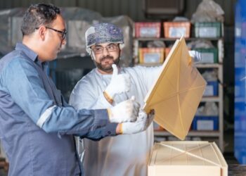 لتحقيق الاستدامة والابتكار بقطاع التعدين.. شركة عُمانية تنجح في إنتاج صناديق عينات الصخور
