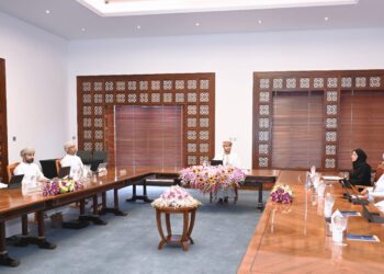 لمناقشة الحوافز والتسهيلات.. السيد بلعرب يترأس اجتماع “لجنة الشركات الناشئة العُمانية الواعدة” .. عاجل