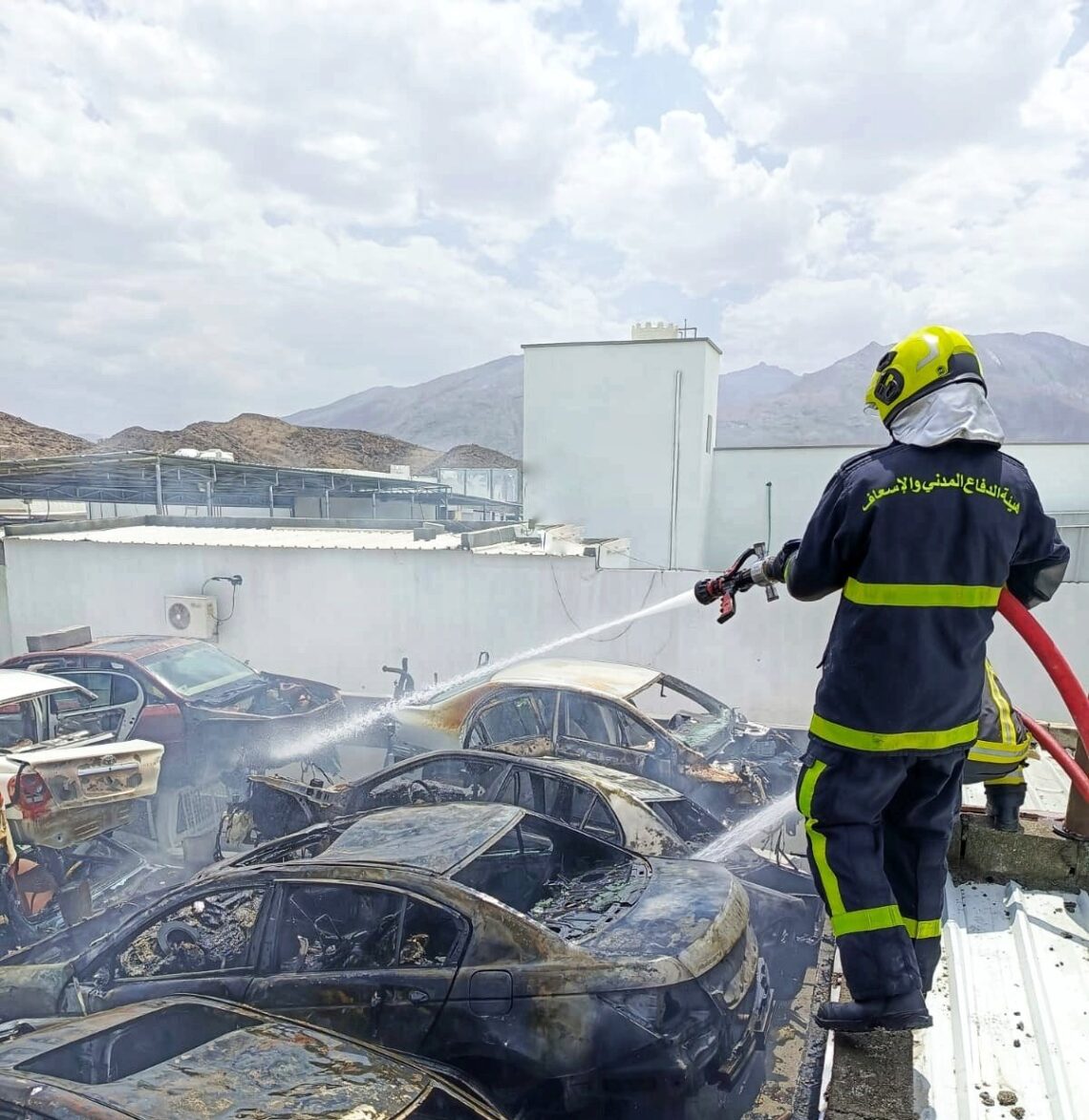 نشوب حريق في ورشة لتصليح المركبات ب‎الرستاق