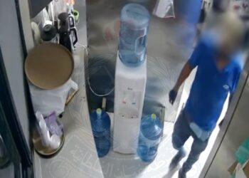 القبض على وافد بتهمة تخريب مقهى وسرقة مبالغ مالية في البريمي