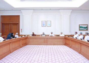 لجنة بمجلس الدولة تستضيف عددًا من المسؤولين بوزارة الصحة