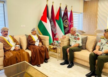 الأمين العام بوزارة الدفاع يلتقي رئيس هيئة الأركان المشتركة بالمملكة الأردنية