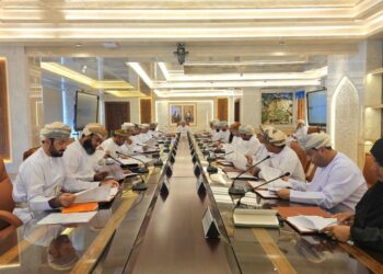 بلدي الداخلية يستعرض المقترحات والخطط الإنمائية لولايات المحافظة