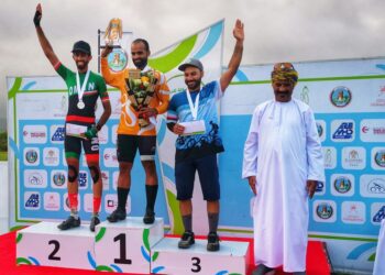 الدراج شبيب البلوشي يتوّج بسباق صلالة للدراجة الجبلية