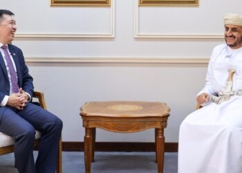 وكيل وزارة الخارجية يلتقي مسؤولًا سنغافوريا