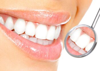 خبيرة طب أسنان تكشف عن الوقت المناسب لخلع ضرس العقل