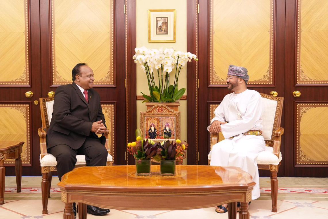 السيد وزير الخارجية يودع سفير سريلانكا