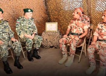 قائد الجيش السُّلطاني العُماني يستقبل قائد القوة البرية للجيش الإيراني