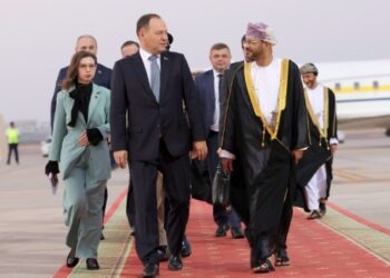 رئيس وزراء جمهورية بيلاروس يصل إلى سلطنة عُمان