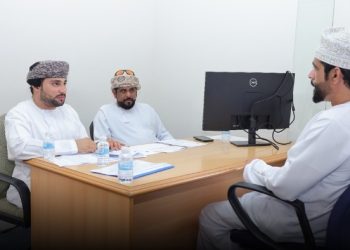 وزارة العمل تجري اختبارات التوظيف لعدد من الباحثين عن عمل