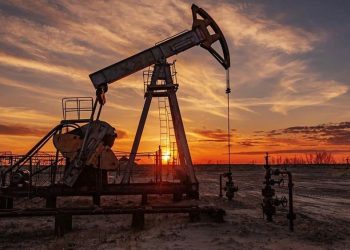 أسعار النفط تصعد بأكثر من 1 %