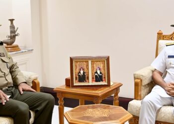 رئيس أركان قوات السلطان المسلحة يستقبل مسؤولًا إيرانيًّا