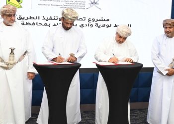 التوقيع على 3 اتفاقيات في قطاعي الطرق والموانئ