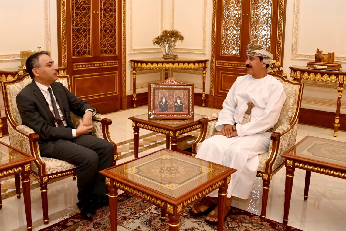 وزير المكتب السلطاني يستقبل سفيري السودان وفرنسا