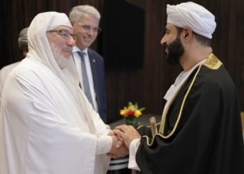 بحث سبل تعزيز التعاون بين سلطنة عُمان والجزائر في مجالات الأوقاف والشؤون الدينية