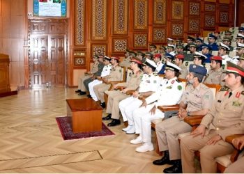 وفد عسكري سعودي يزور كلية القيادة والأركان المشتركة