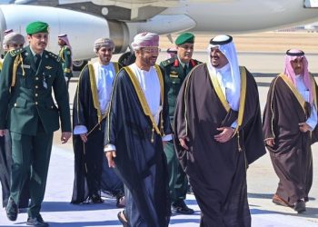 وزيرُ الخارجية يصل إلى الرياض لترؤس وفد سلطنة عُمان في القمّة العربية الإسلامية المشتركة غير العادية