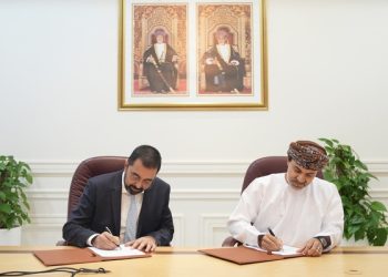 “البريمي” توقع على مذكرة تعاون مع شركة مايكروسوفت سلطنة عُمان