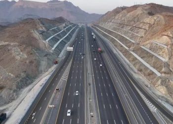 طريق أدم – ثمريت.. أطول طريق سريع يتم تنفيذه في سلطنة عُمان