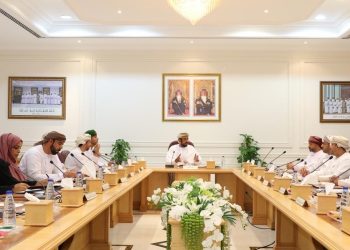 بلدي البريمي يناقش عددا من الموضوعات المتعلقة بالخدمات في المحافظة