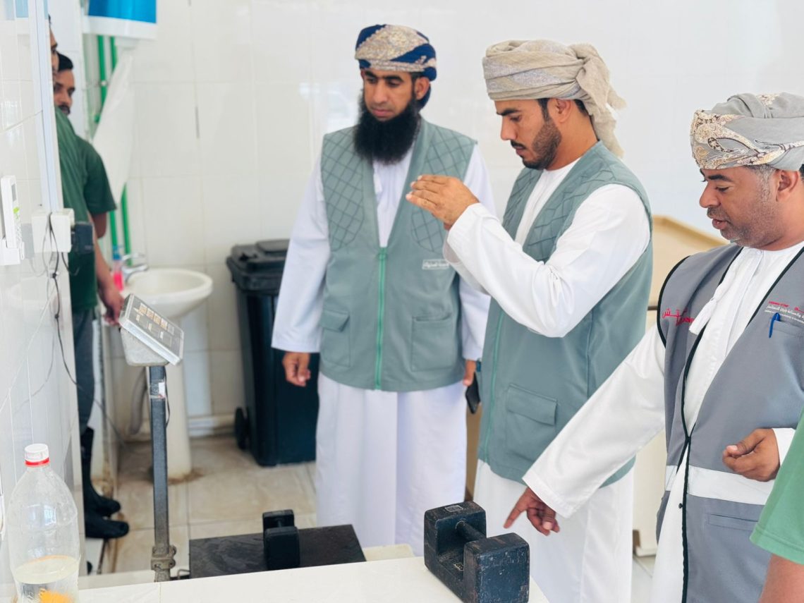 ضبط مؤسسة تغش المستهلكين وتتلاعب في أوزان السمك بشمال الشرقية