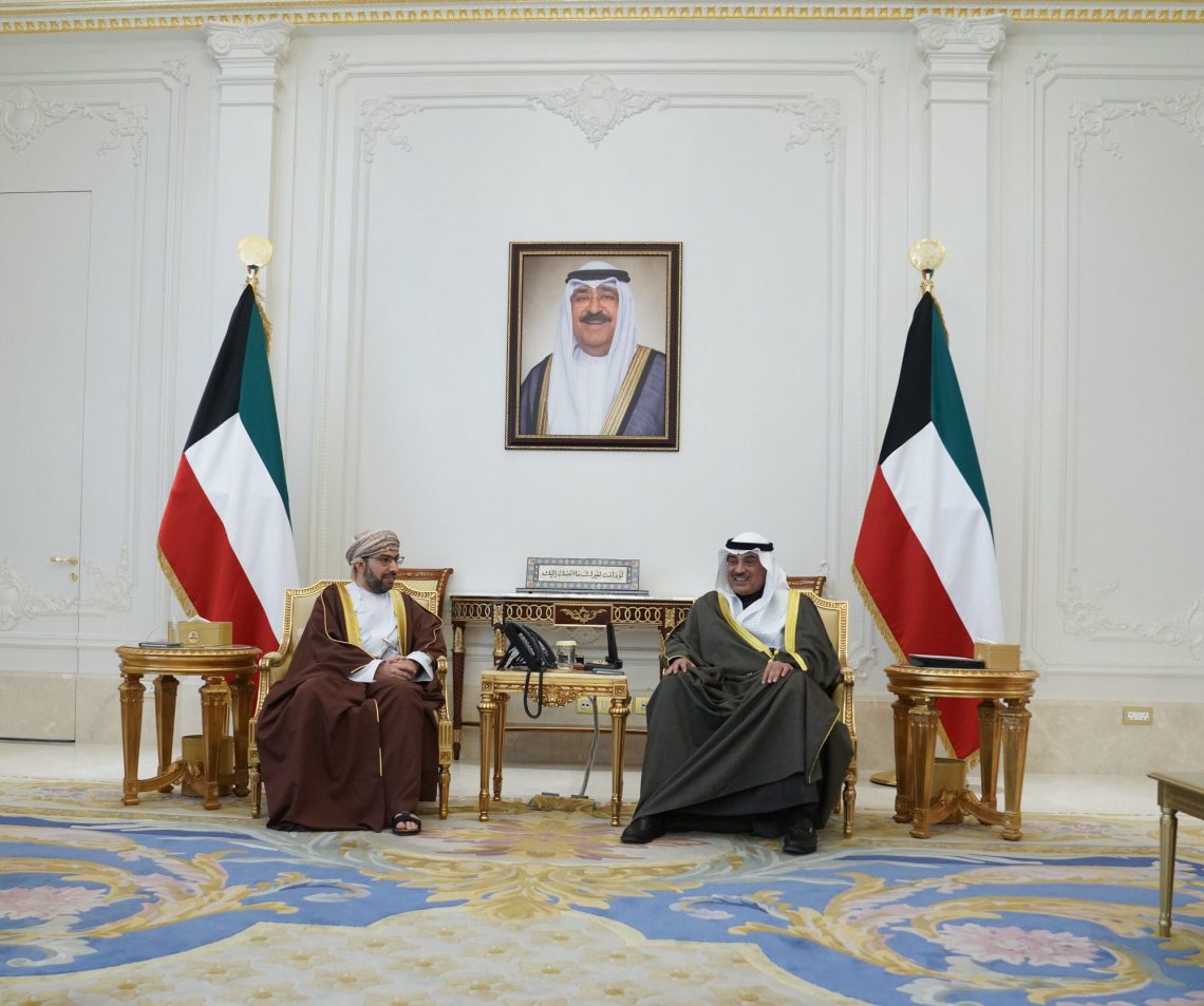 جلالة السلطان يبعث رسالة خطية لأمير الكويت