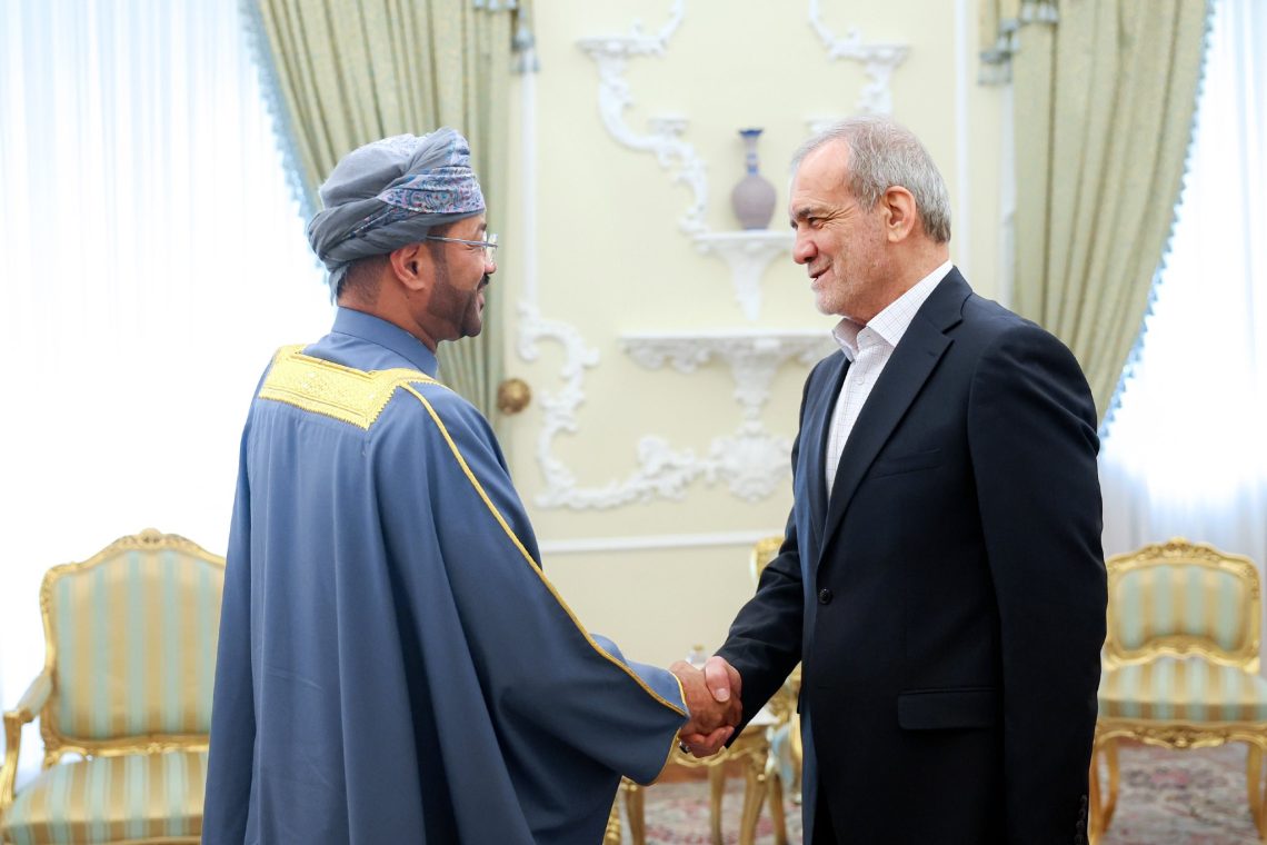 جلالة السلطان يبعث رسالة خطية إلى الرئيس الإيراني