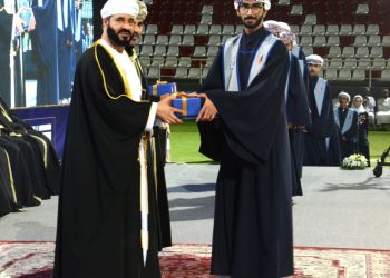 فرعا جامعة التقنية والعلوم التطبيقية بــ “صور وإبراء” تحتفل بتخريج كوكبة جديدة من طلبتها
