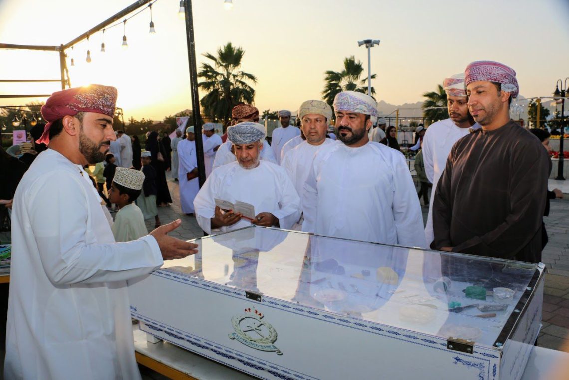 فريق إرادة الثقافي بالرستاق ينظم فعالية “الرستاق تقرأ” بنسختها الـ7