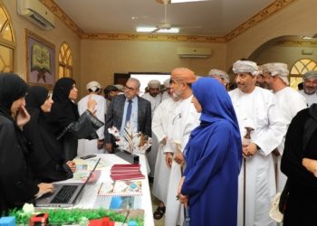 وفد من “الصحة العالمية” يطلع على قرية صنيبع الصحية بالعوابي