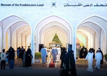 أكثر من 51 ألف زائر لموسم اللبان بمحافظة ظفار