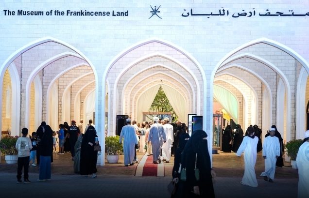 أكثر من 51 ألف زائر لموسم اللبان بمحافظة ظفار