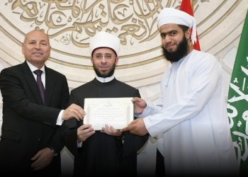 متسابق عُماني يفوز بالمركز الرابع في المسابقة العالمية للقرآن الكريم بمصر