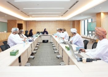 “العمانية للاعتماد الأكاديمي” تناقش أولويات التعليم في خطة التنمية الخمسية