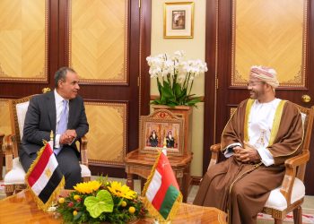 السيد وزير الخارجية يبحث مع نظيره المصري جهود وقف إطلاق النار في غزة