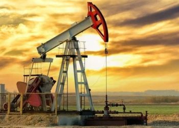 أسعار النفط تحقق مكاسب بأكثر من 3 %