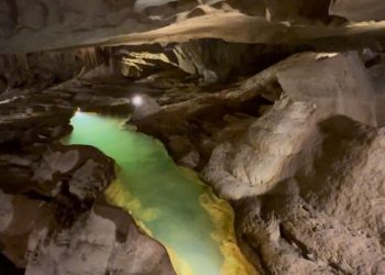 بعد إضافة خدمات متنوعة.. كهف الهوتة يشهد إقبالاً واسعًا من الزوار