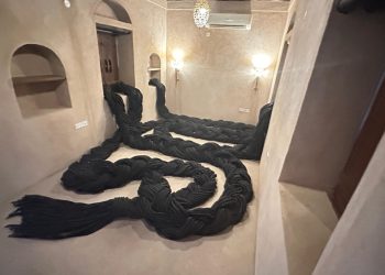 الفنانة رقية مزار: العقل البشري بعمقه وقدرته على الإبداع المرتبط بالمشاعر لا يمكن أن يُستبدل بأي تقنية