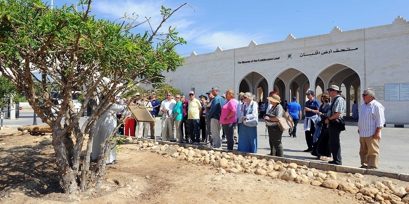 أكثر من 165 ألف زائر لمواقع أرض اللبان وحصني طاقة ومرباط خلال 2024