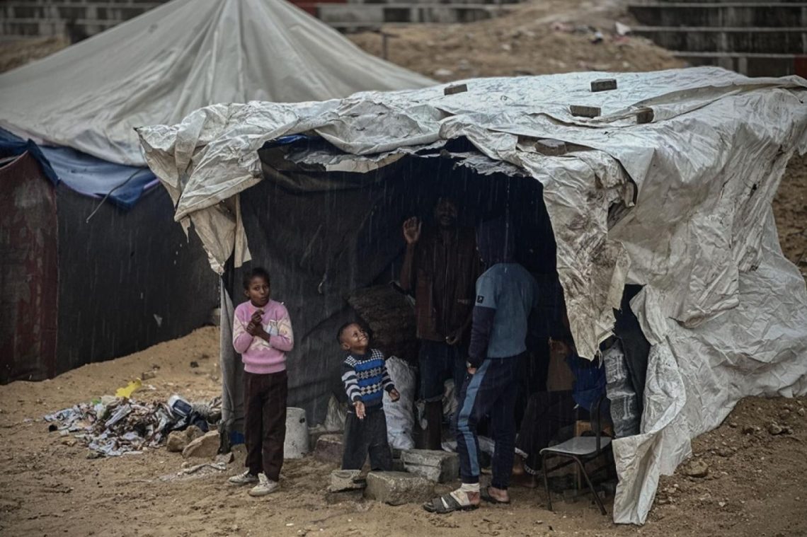 عاجل .. البرد الشديد يحصد أرواح 3 أطفال رضع في غزة