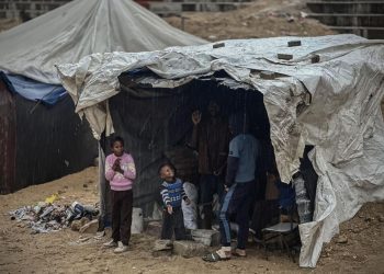 عاجل .. البرد الشديد يحصد أرواح 3 أطفال رضع في غزة