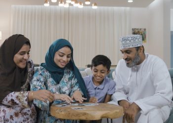 مختصون: الأسرة حائط صد منيع أمام الأفكار المتطرفة.. ودورها أساسي في تعزيز الانتماء الوطني لدى الأبناء