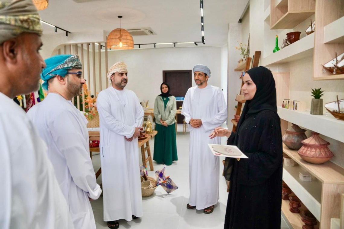 محافظ مسندم يفتتح المقر الجديد لمشروع “زري خصب”