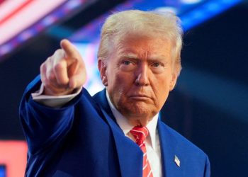 عاجل .. ترامب ينوي طرح “البطاقة الذهبية” للإقامة والحصول على الجنسية الأمريكية.. ما شروطها؟