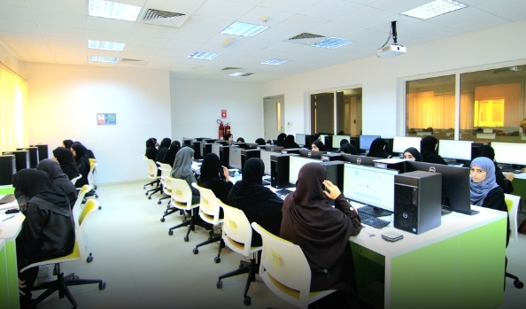 وزارة العمل تجري اختبارات للوظائف بمحافظة الداخلية