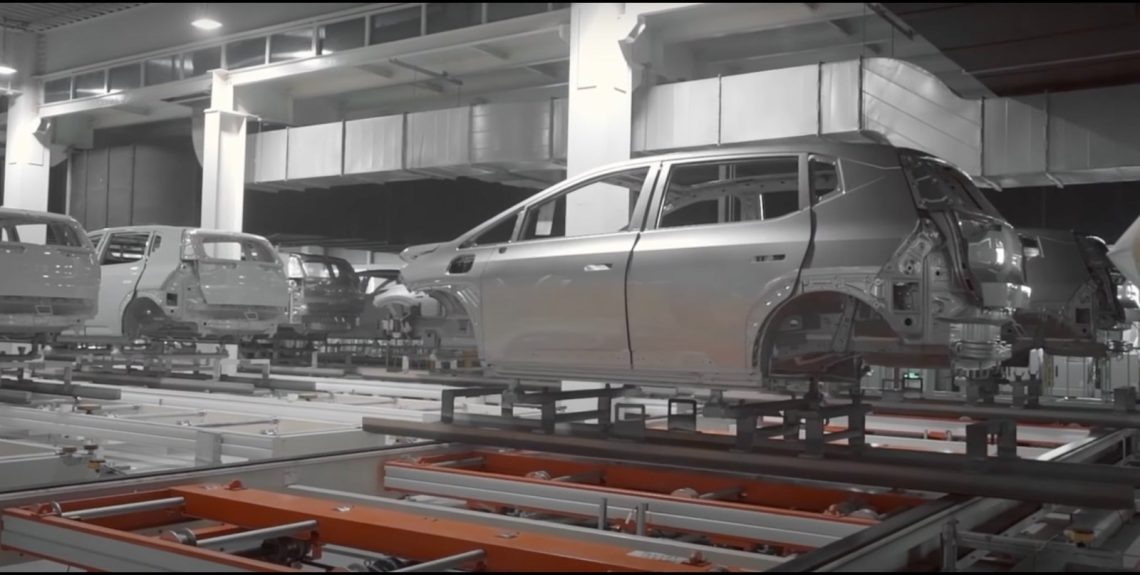 صُنعت في عمان.. سعر سيارة ميس الكهربائية وسبب تسميتها بهذا الاسم