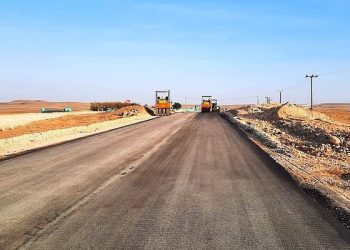 40 % نسبة الإنجاز في مشروع صيانة طريق طوي “اعتير – وادي ركح – جبجات” بظفار
